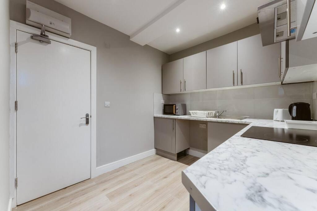 Charming Central London Kitchenette - Your Ideal Stay In The Heart Of The City المظهر الخارجي الصورة